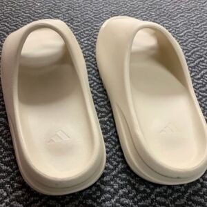 Adidas Yeezy Slide Bone | Size 9 | Brand New (No Box)